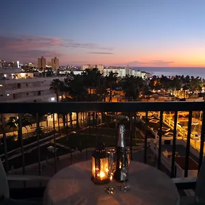 Apartment Blanco&Azul - Ocean View Balcony, Pool And Perfect Location, Playa de las Americas (Tenerife)